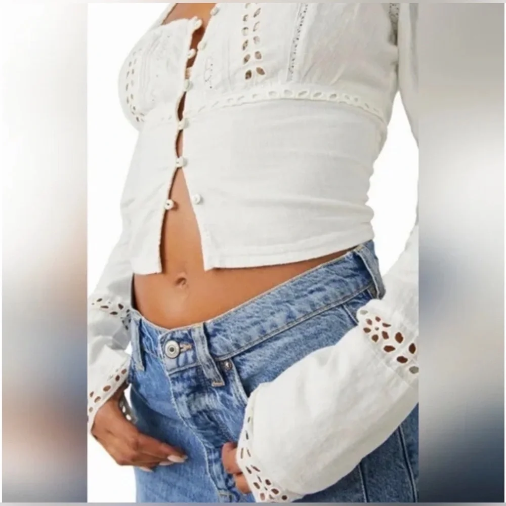 Free People Joi Eyelet Cropped Blouse size Small Off White
